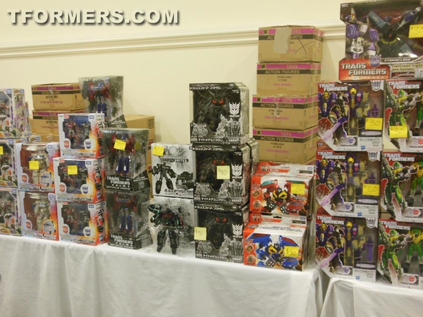 BotCon 2013   The Transformers Convention Dealer Room Image Gallery   OVER 500 Images  (209 of 582)